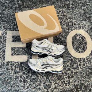 Brand New ASICS Gel-Kayano - Image 4