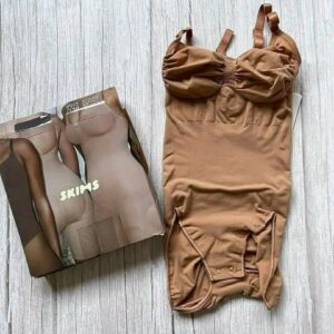 Skims Clothing pallets. - Image 12