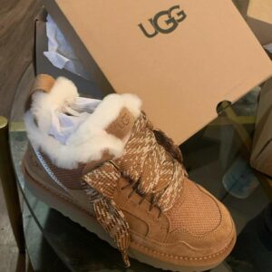 UGG shoes pallets. - Image 14