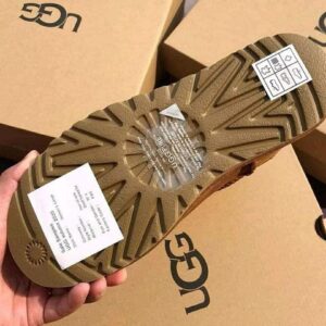 UGG shoes pallets. - Image 4