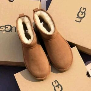UGG shoes pallets. - Image 10