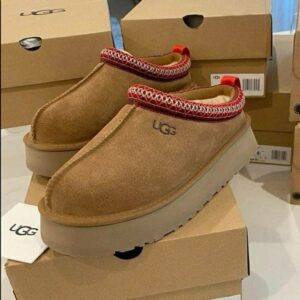 UGG shoes pallets. - Image 9