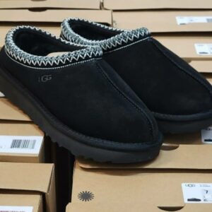 UGG shoes pallets. - Image 18