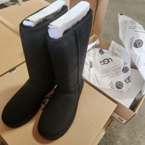 UGG shoes pallets. - Image 17