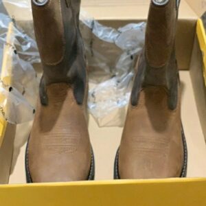 Carhartt boots pallets. - Image 4